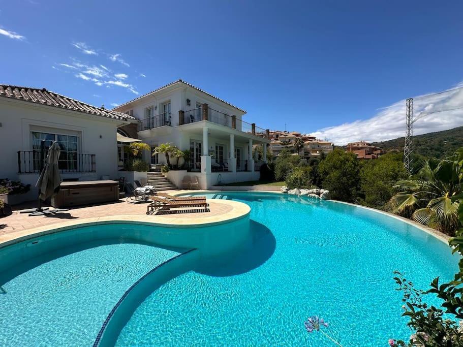 R35 Spacious Private Villa&pool Marbellac